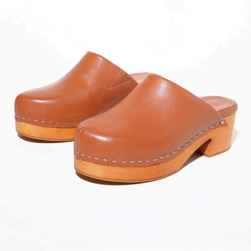 Charlotte Stone Martino clogs in Luggage